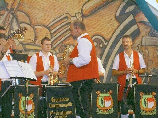 A`Burg Volksfest 2007 011.jpg